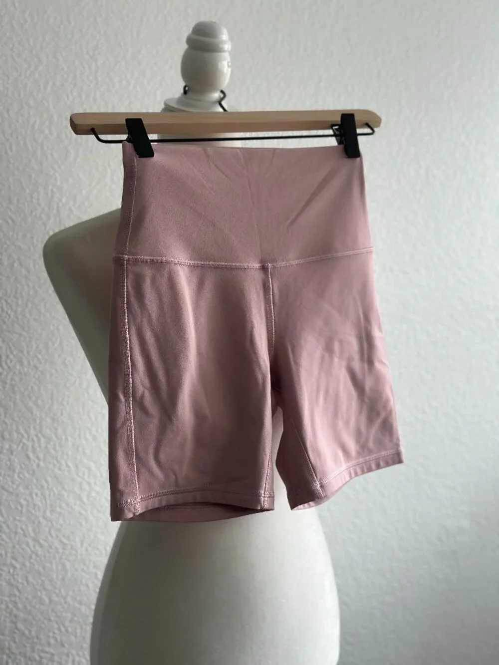 Lululemon Pink High Rise Biker Shorts Yoga Athletic Workout Shorts Size S - Picture 1 of 5